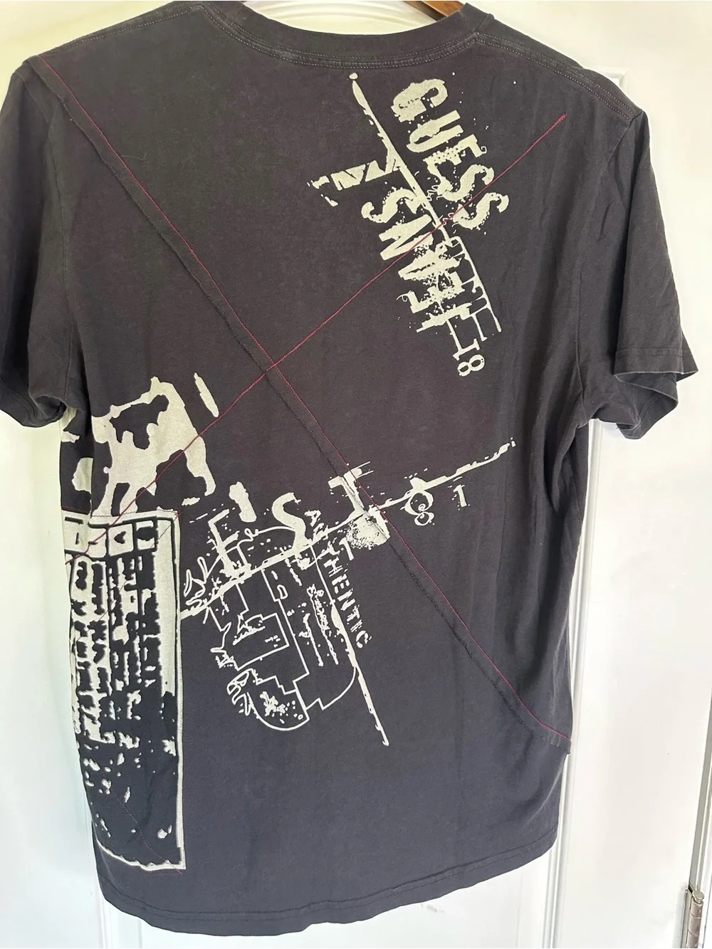 Guess Y2K Black T-Shirt with Cream Graffiti Graphic Print.Size L. - Picture 3 of 4